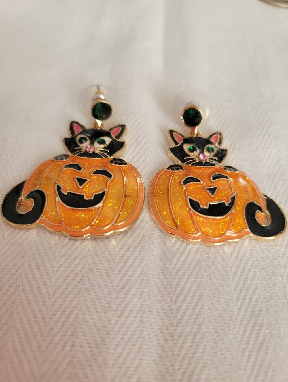 Halloween Orange Cat-in-Pumpkin Pendant for Cats